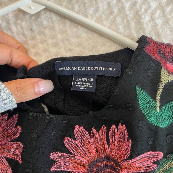 American Eagle Embroidered long sleeve top - Picture 2 of 3